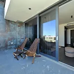 Sika Villa Vir