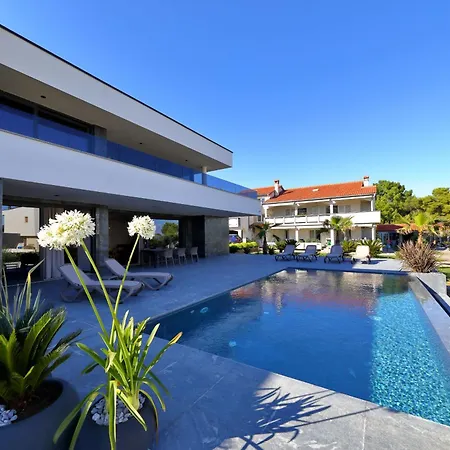 Villa Sika Vir