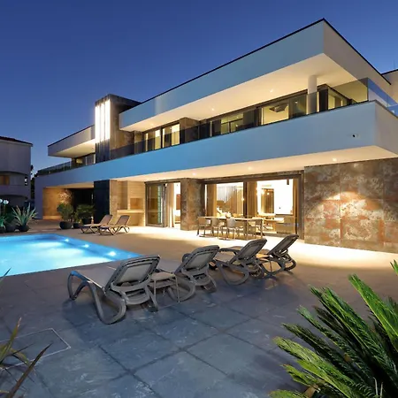 Sika Villa Vir