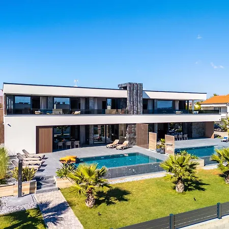 Villa Sika Vir